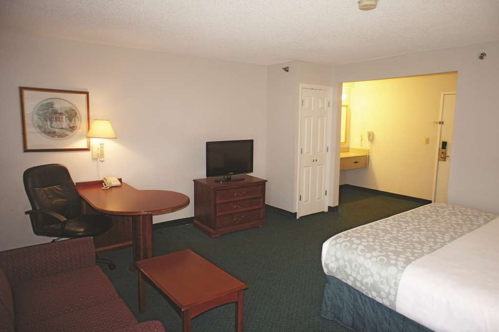 Wingate By Wyndham Brunswick Ga I-95 Hotel Room photo