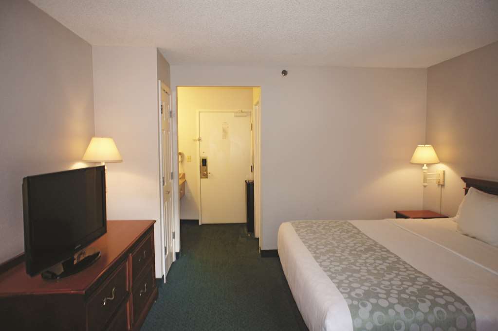 Wingate By Wyndham Brunswick Ga I-95 Hotel Room photo