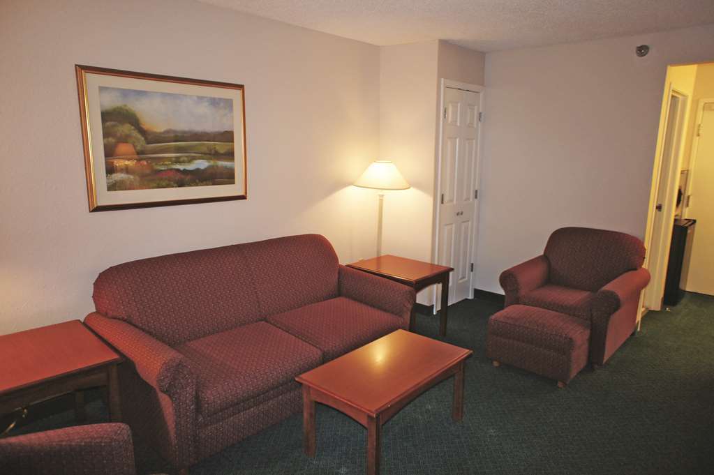 Wingate By Wyndham Brunswick Ga I-95 Hotel Room photo